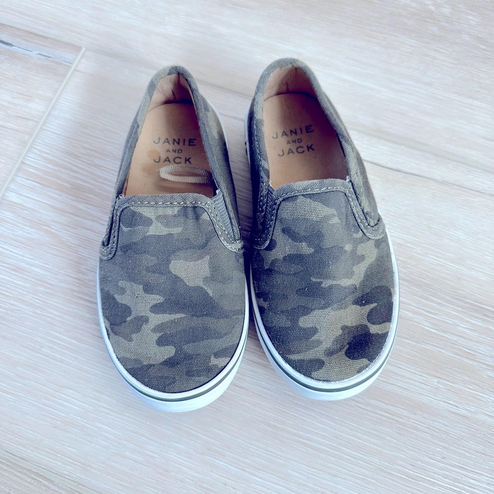 Janie and Jack little kids camo sneakers, size8, gently used condition.